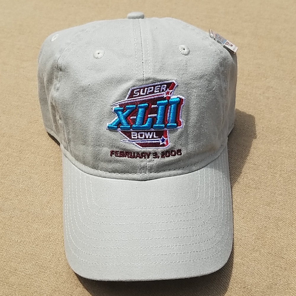 NWOT Super Bowl XLII (Giants won) hat and pin